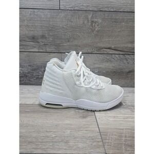 JORDAN Academy White, Basketball Shoes, Size 5.5 Youth #844520-116.Date 4/23/16
